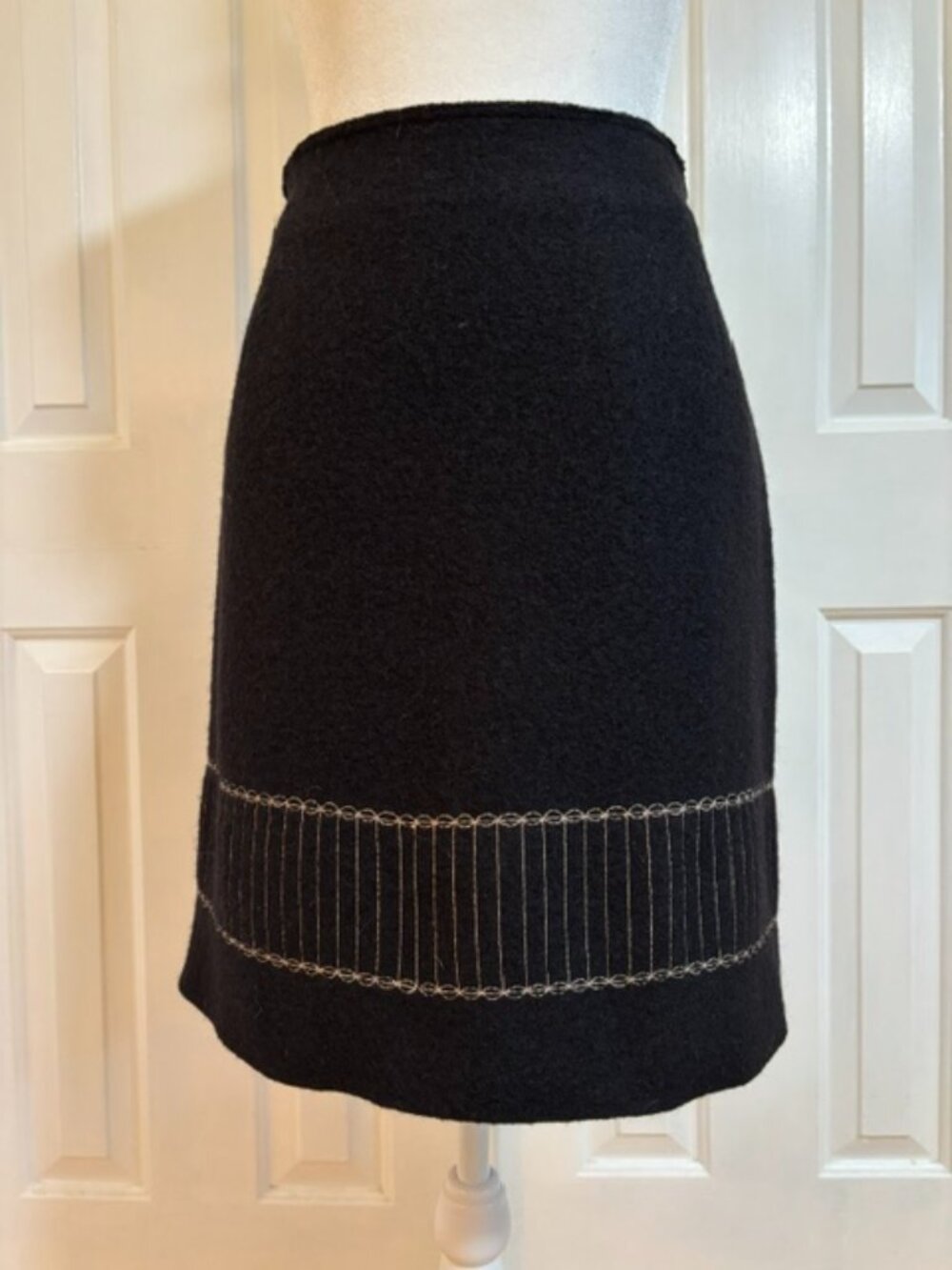 Indies Black Virgin Wool A-Line Skirt w/Decorative Stitched Border Size 4